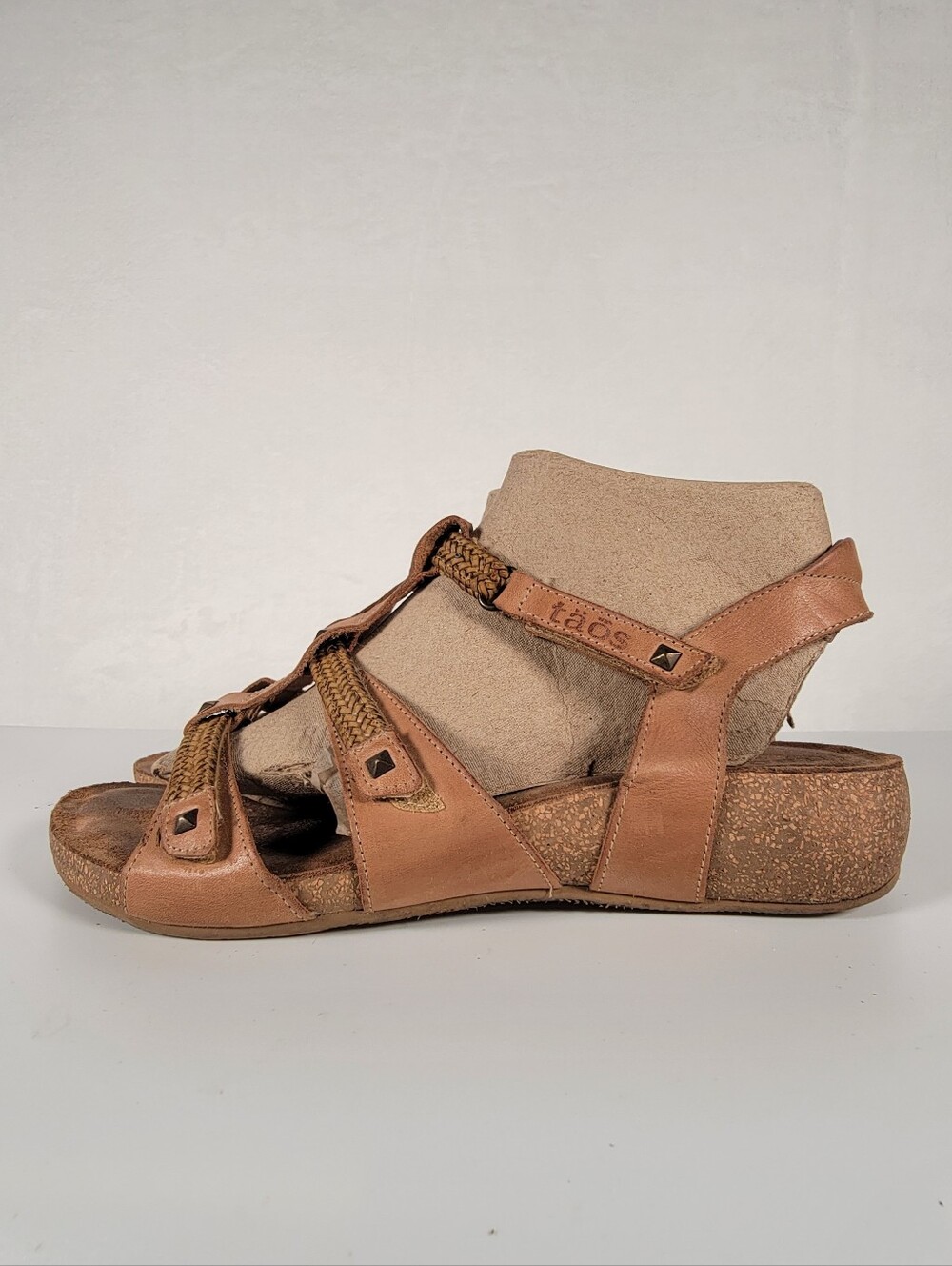 Taos Eleanor Sandal In Camel, Size 10-10.5 - Picture 7 of 14